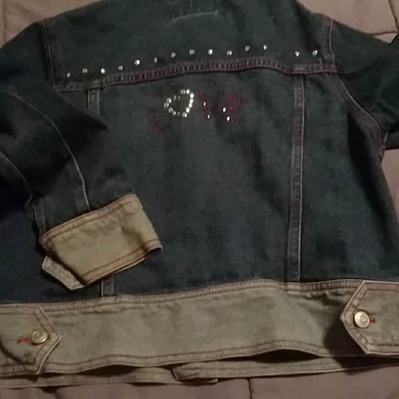 HEART Embellished Jean Jacket - Picture 7 of 8